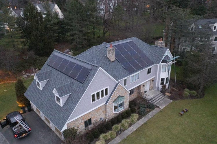7 Benefits of Installing a Roof-Integrated Solar System